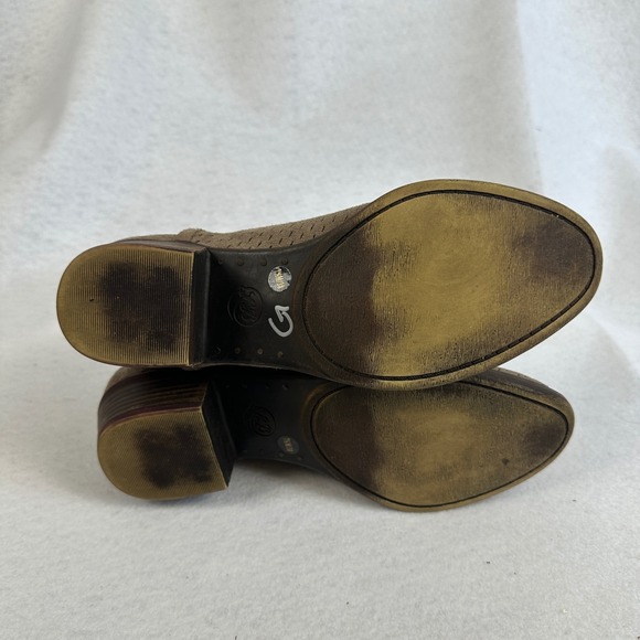 Lucky Brand Perforated Suede Ankle‎ Booties Taupe Block Heel Cutout Womens 7.5M - Picture 7 of 8